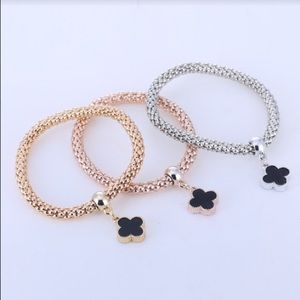 Stretchy lucky clover bracelet. Free earrings inc.